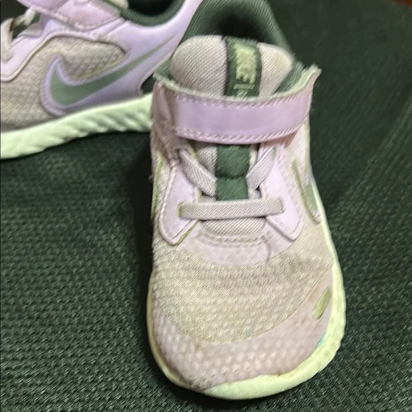 Nike Kids' Purple Sneakers - Picture 4 of 7